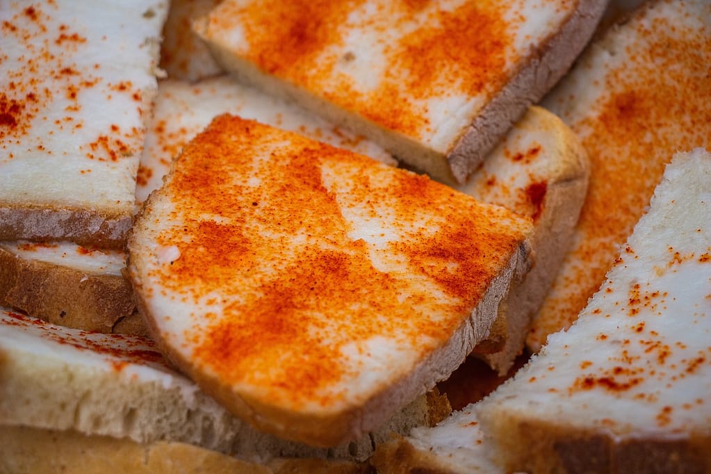 Schweineschmalz - gesünder als man denkt? 1 bread with fat, bread, pig fat, schweineschmalz