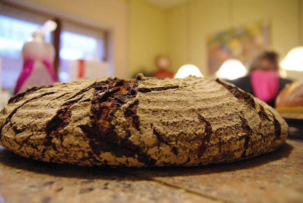 Bauernbrot mit Sauerteig 2 loaf, food, sourdough bread, sauerteig