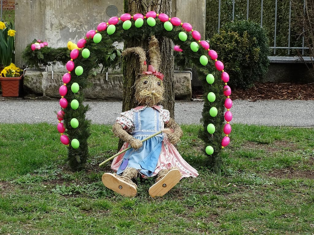 Steirischer Osterkranz 3 easter well, fountain, fountain jewelry, easter eggs, plastic eggs, easter egg, easter, easter wreath, easter bunny, straw bunny, easter festival, easter custom, niederfüllbach, happy easter, multicoloured, decoration, hung, symbol, public holidays, flower arrangement, easter theme, easter greeting, tradition
