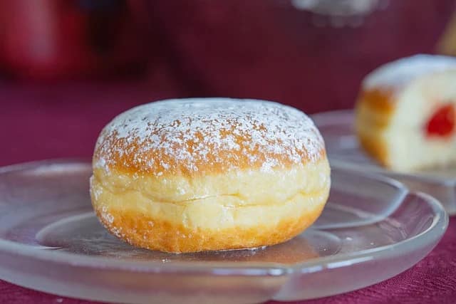 Österreichische Krapfen - Traditionelles Faschingsgebäck mit Geschichte 3 donut 7836419 640