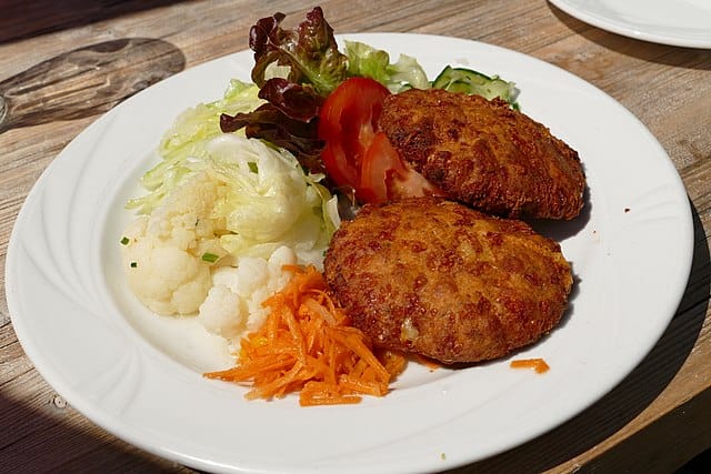 Kaspressknödel - herzhafter Genuss in 2 Varianten! 2 Kaspressknödel