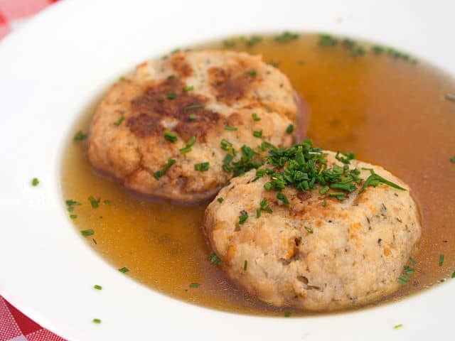 Kaspressknödel - herzhafter Genuss in 2 Varianten! 1 Kaspressknödel